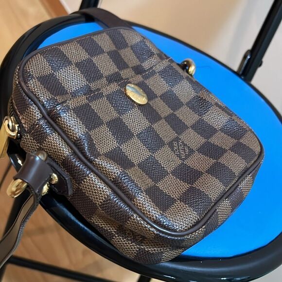 Rift crossbody bag - Picture 4 of 17